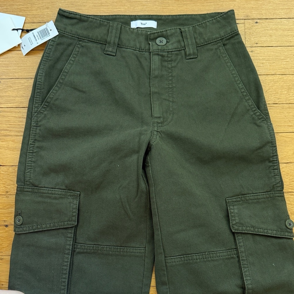 Aritzia Green Cargo Pants - Picture 2 of 9